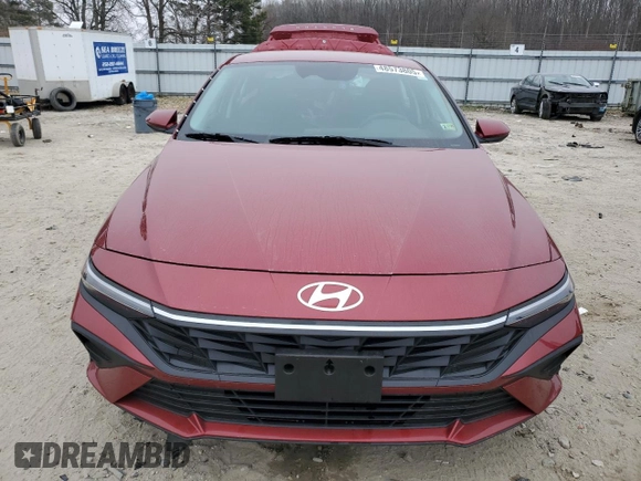 2024 Hyundai Elantra SEL z VIN KMHLM4DG8RU733639, wystawiony jako Copart lot #48573805 z przebiegiem 8 128 mil mil oraz Szkoda całkowita • Salvage title. Historia ofert i sprzedaży dostępna na DreamBid. Obrazek 5.