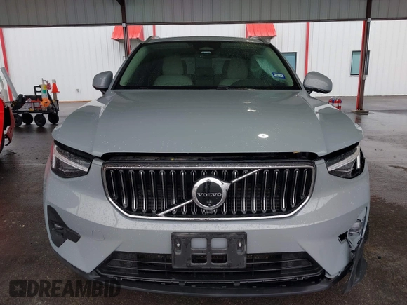 2024 Volvo XC40 с VIN YV4L12UFXR2348830, выставлен на аукционе IAAI как лот 41524099 с пробегом 26 374 миль миль и . История ставок и продаж доступна на DreamBid. Изображение 17.