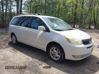 2005 Toyota Sienna XLE with VIN 5TDZA22C45S330249, listed as a IAAI auction lot 42038060 with 149,808 mi miles. Bid and sale history available at carsss.com. Image 1.