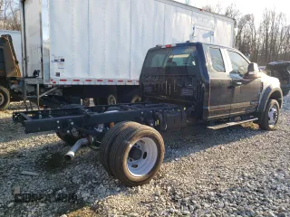 2022 Ford Super Duty F-450 DRW XL with VIN 1FD0X4HT2NEF13354, listed as a Copart auction lot 74287164 with 841 mi miles and Salvage Title. Bid and sale history available at carsss.com. Image 3.
