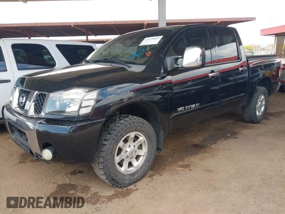 2006 Nissan Titan LE z VIN 1N6AA07B86N558017, wystawiony jako IAAI lot #42179803 z przebiegiem 185 367 mil mil oraz . Historia ofert i sprzedaży dostępna na DreamBid. Obrazek 2.
