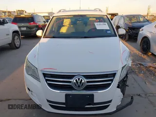 2010 Volkswagen Tiguan SEL with VIN WVGBV7AX4AW514362, listed as a IAAI auction lot 41413300 with 154,201 mi miles and . Bid and sale history available at DreamBid. Image 12.