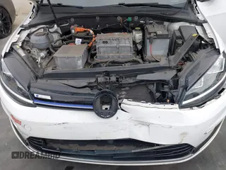 2017 Volkswagen Golf SE с VIN WVWKR7AU8HW953556, выставлен на аукционе IAAI как лот 42201220 с пробегом 74 711 миль миль и . История ставок и продаж доступна на DreamBid. Изображение 19.