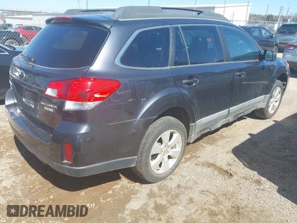 2010 Subaru Outback Premium All-Weather Anniversary z VIN 4S4BRBCC4A3357449, wystawiony jako IAAI lot #41719216 z przebiegiem 200 784 mil mil oraz . Historia ofert i sprzedaży dostępna na DreamBid. Obrazek 4.