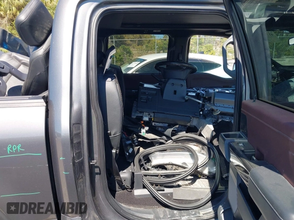 2022 Ford F-150 XL with VIN 1FTFW1E8XNFA41995, listed as a IAAI auction lot 41743193 with 1 mi miles. Bid and sale history available at carsss.com. Image 8.