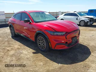 2024 Ford Mustang Mach-E Premium z VIN 3FMTK3SU2RMA02489, wystawiony jako IAAI lot #41826850 z przebiegiem 28 640 mil mil oraz . Historia ofert i sprzedaży dostępna na DreamBid. Obrazek 1.