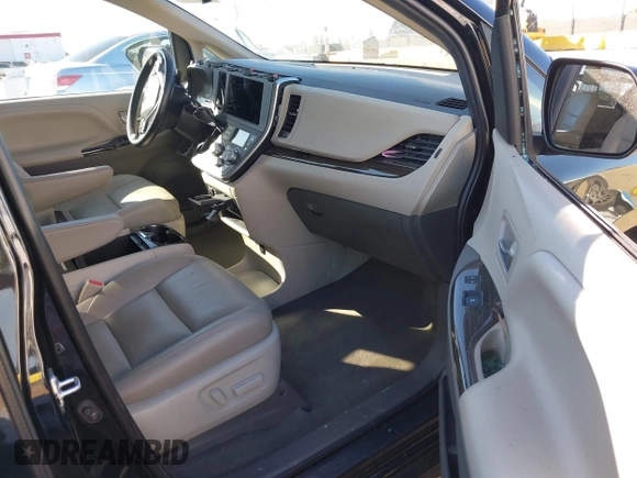 2020 Toyota Sienna XLE Auto Access Seat with VIN 5TDYZ3DC5LS086907, listed as a IAAI auction lot 41706488 with 86,855 mi miles. Bid and sale history available at carsss.com. Image 5.