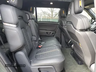 2022 Rivian R1S Launch Edition z VIN 7PDSGABL4NN000393, wystawiony jako Copart lot #44218005 z przebiegiem 26 598 mil mil oraz Szkoda całkowita • Salvage title. Historia ofert i sprzedaży dostępna na DreamBid. Obrazek 11.