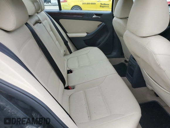 2011 Volkswagen Jetta SEL with VIN 3VWLZ7AJ1BM304504, listed as a Copart auction lot 60991215 with 189,148 mi miles and Salvage title. Bid and sale history available at DreamBid. Image 10.