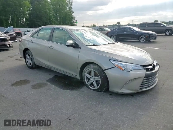2017 Toyota Camry XLE z VIN 4T1BF1FK4HU426215, wystawiony jako Copart lot #55442755 z przebiegiem 100 850 mil mil oraz Szkoda całkowita • Salvage title. Historia ofert i sprzedaży dostępna na DreamBid. Obrazek 14.