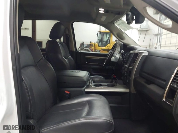 2018 Ram 2500 Laramie with VIN 3C6UR5FL1JG213467, listed as a IAAI auction lot 41513596 with 100,855 mi miles. Bid and sale history available at carsss.com. Image 5.