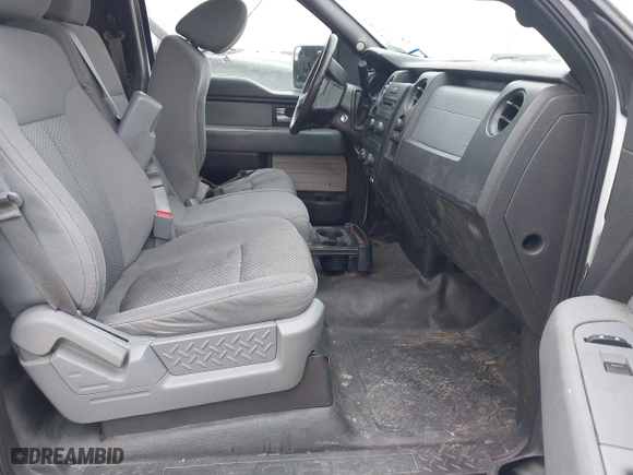 2014 Ford F-150 XL with VIN 1FTMF1CMXEKE52148, listed as a IAAI auction lot 41648885 with 273,189 mi miles. Bid and sale history available at carsss.com. Image 5.
