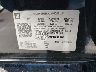 2019 GMC Sierra 2500HD Denali with VIN 1GT12SEYXKF222893, listed as a IAAI auction lot 41722342 with 114,613 mi miles. Bid and sale history available at carsss.com. Image 9.