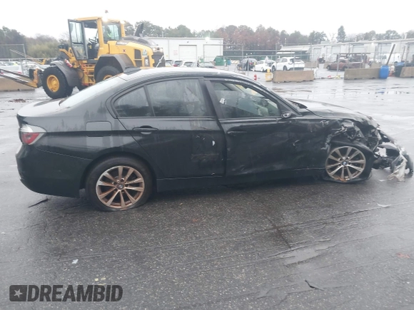 2016 BMW 3 Series 320i xDrive z VIN WBA8E5G50GNT40245, wystawiony jako IAAI lot #41075750 z przebiegiem 82 143 mil mil oraz . Historia ofert i sprzedaży dostępna na DreamBid. Obrazek 13.