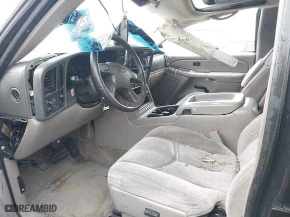 2005 Chevrolet Tahoe Z71 with VIN 1GNEC13T15R205653, listed as a IAAI auction lot 41808672 with 210,261 mi miles. Bid and sale history available at carsss.com. Image 5.