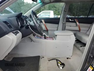 2010 Toyota Highlander Limited with VIN 5TDDK3EH1AS002074, listed as a Copart auction lot 61132555 with 69,600 mi miles and Salvage title. Bid and sale history available at DreamBid. Image 7.