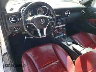 2015 Mercedes-Benz SLK 250 с VIN WDDPK4HA5FF099049, выставлен на аукционе Copart как лот 49161835 с пробегом 93 759 миль миль и Чистый • Clean title. История ставок и продаж доступна на DreamBid. Изображение 8.