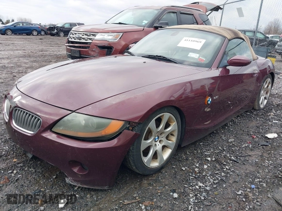 2004 BMW Z4 2.5i with VIN 4USBT33544LS50607, listed as a IAAI auction lot 42055929 with 156,585 mi miles. Bid and sale history available at carsss.com. Image 2.