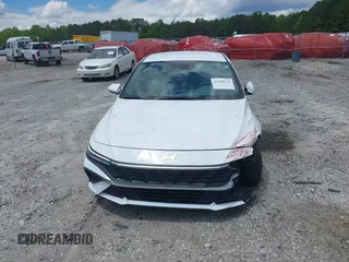2024 Hyundai Elantra SEL с VIN KMHLM4DG0RU672240, выставлен на аукционе IAAI как лот 42190278 с пробегом 28 084 миль миль и . История ставок и продаж доступна на DreamBid. Изображение 13.