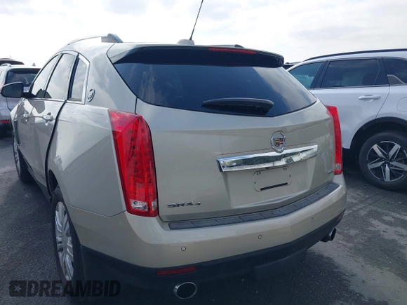2015 Cadillac SRX Luxury Collection with VIN 3GYFNEE33FS548324, listed as a IAAI auction lot 42029979 with 70,372 mi miles. Bid and sale history available at carsss.com. Image 3.