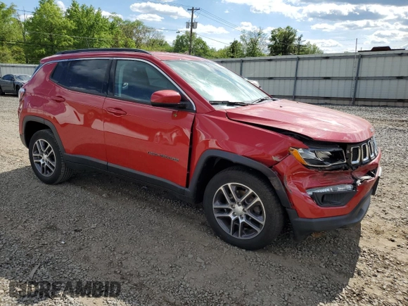 2020 Jeep Compass Latitude z VIN 3C4NJDBB1LT129848, wystawiony jako Copart lot #56048045 z przebiegiem 42 449 mil mil oraz Szkoda całkowita • Salvage title. Historia ofert i sprzedaży dostępna na DreamBid. Obrazek 4.
