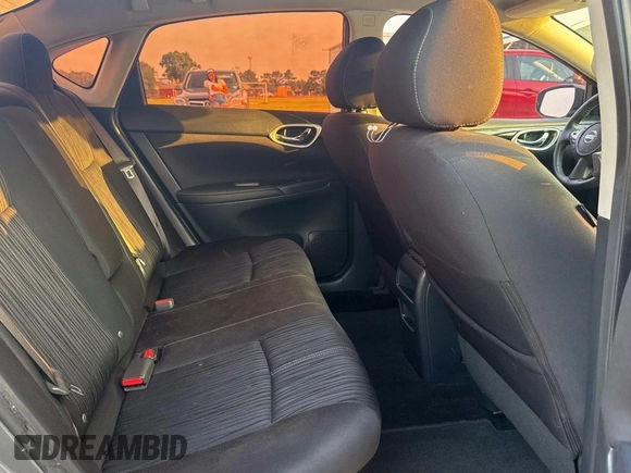 2017 Nissan Sentra SV z VIN 3N1AB7AP8HL663126, wystawiony jako Copart lot #58672555 z przebiegiem 108 274 mil mil oraz Czysty tytuł • Clean title. Historia ofert i sprzedaży dostępna na DreamBid. Obrazek 6.