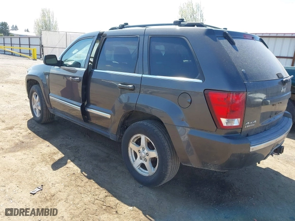 2006 Jeep Grand Cherokee Limited with VIN 1J8HR58226C180268, listed as a IAAI auction lot 42065135 with 232,207 mi miles. Bid and sale history available at carsss.com. Image 3.