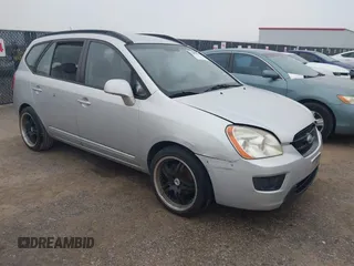 2008 Kia Rondo EX with VIN KNAFG526487135597, listed as a IAAI auction lot 41497631 with 202,426 mi miles. Bid and sale history available at carsss.com. Image 1.