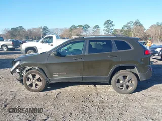2016 Jeep Cherokee Latitude with VIN 1C4PJMCS4GW279721, listed as a IAAI auction lot 41463929 with 89,205 mi miles. Bid and sale history available at carsss.com. Image 14.