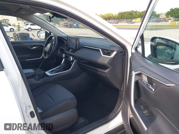 2020 Toyota RAV4 XLE with VIN 2T3P1RFV6LC125623, listed as a IAAI auction lot 42510076 with 46,530 mi miles and . Bid and sale history available at DreamBid. Image 5.