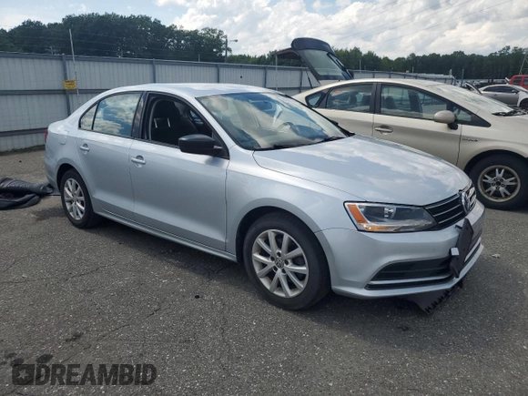 2015 Volkswagen Jetta SE z VIN 3VWD17AJ4FM417218, wystawiony jako Copart lot #61001125 z przebiegiem 84 159 mil mil oraz Szkoda całkowita • Salvage title. Historia ofert i sprzedaży dostępna na DreamBid. Obrazek 4.