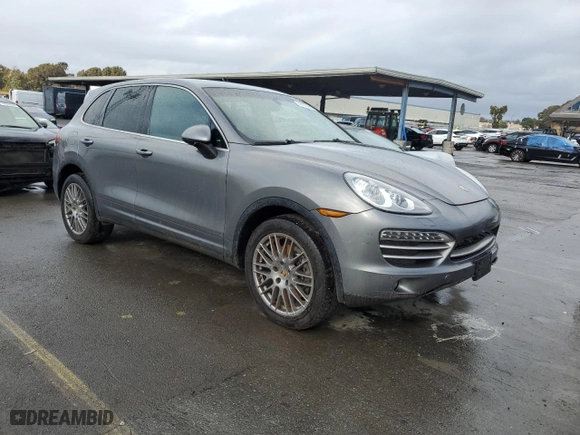 2014 Porsche Cayenne with VIN WP1AA2A25ELA97472, listed as a Copart auction lot 43720385 with 180,508 mi miles and Clean Title. Bid and sale history available at carsss.com. Image 4.