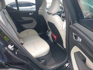 2024 Volvo XC40 Plus Dark Theme with VIN YV4L12UL5R2308371, listed as a IAAI auction lot 42516455 with 9,056 mi miles and . Bid and sale history available at DreamBid. Image 8.