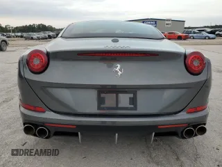 2015 Ferrari California T z VIN ZFF77XJA3F0206563, wystawiony jako Copart lot #78976914 z przebiegiem Nie podano mil oraz Szkody całkowita. Historia ofert i sprzedaży dostępna na DreamBid. Obrazek 6.