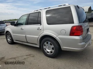 2006 Lincoln Navigator Luxury with VIN 5LMFU285X6LJ16221, listed as a Copart auction lot 48635145 with 196,230 mi miles and Clean Title. Bid and sale history available at carsss.com. Image 2.