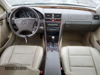 1997 Mercedes-Benz C 230/260/280/320 z VIN WDBHA28E3VF565566, wystawiony jako Copart lot #42641935 z przebiegiem 163 628 mil mil oraz Szkoda całkowita • Salvage title. Historia ofert i sprzedaży dostępna na DreamBid. Obrazek 8.