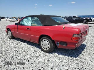 1995 Mercedes-Benz E 320 with VIN WDBEA66E3SC260806, listed as a Copart auction lot 55919665 with 114,083 mi miles and Salvage Title. Bid and sale history available at DreamBid. Image 2.