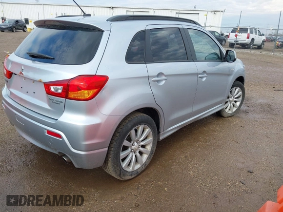 2011 Mitsubishi Outlander SE z VIN JA4AP4AU6BZ018195, wystawiony jako IAAI lot #41909830 z przebiegiem 68 576 mil mil oraz . Historia ofert i sprzedaży dostępna na DreamBid. Obrazek 4.