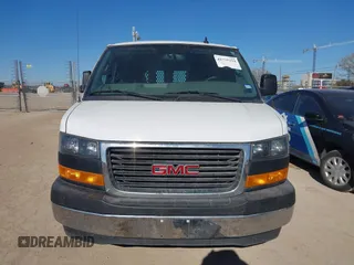 2022 GMC Savana Cargo Van with VIN 1GTW7AFP8N1172293, listed as a IAAI auction lot 41735294 with 33,213 mi miles. Bid and sale history available at carsss.com. Image 12.