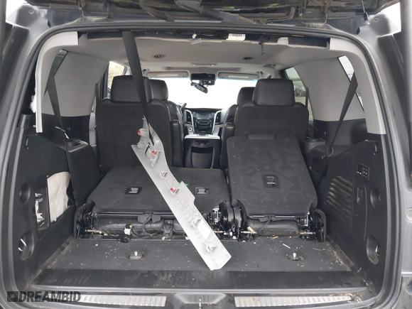 2018 Cadillac Escalade Luxury with VIN 1GYS4BKJ3JR143952, listed as a IAAI auction lot 41333902 with 124,265 mi miles. Bid and sale history available at carsss.com. Image 8.