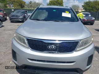 2014 Kia Sorento LX z VIN 5XYKT4A76EG502421, wystawiony jako IAAI lot #42176516 z przebiegiem 192 354 mil mil oraz . Historia ofert i sprzedaży dostępna na DreamBid. Obrazek 6.