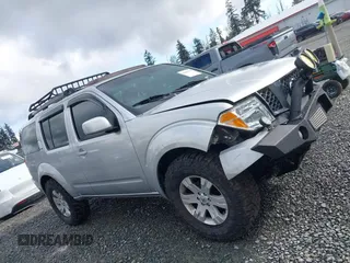 2005 Nissan Pathfinder SE z VIN 5N1AR18W35C790033, wystawiony jako IAAI lot #41949129 z przebiegiem 227 199 mil mil oraz . Historia ofert i sprzedaży dostępna na DreamBid. Obrazek 13.