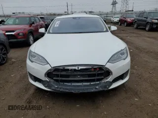 2015 Tesla Model S 85D with VIN 5YJSA1S21FF089159, listed as a Copart auction lot 51504605 with 58,944 mi miles and Clean Title. Bid and sale history available at carsss.com. Image 5.