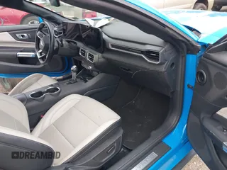 2024 Ford Mustang EcoBoost z VIN 1FAGP8UH8R5129750, wystawiony jako IAAI lot #42779808 z przebiegiem 20 652 mil mil oraz . Historia ofert i sprzedaży dostępna na DreamBid. Obrazek 5.