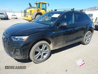 2025 Audi Q5 S line Premium z VIN WA1GAAFY7S2022643, wystawiony jako IAAI lot #41881316 z przebiegiem 8367 mil mil oraz . Historia ofert i sprzedaży dostępna na DreamBid. Obrazek 18.
