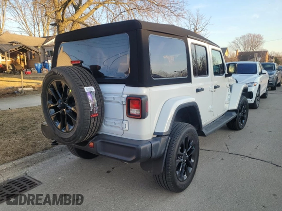 2022 Jeep Wrangler Unlimited Sahara with VIN 1C4HJXEG6NW255481, listed as a Copart auction lot 49181705 with 8,206 mi miles and Clean title. Bid and sale history available at DreamBid. Image 4.
