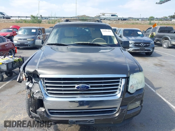 2008 Ford Explorer XLT with VIN 1FMEU73E98UA62801, listed as a IAAI auction lot 42096409 with 156,209 mi miles. Bid and sale history available at carsss.com. Image 12.
