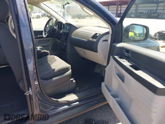 2008 Dodge Grand Caravan SE with VIN 1D8HN44H98B127746, listed as a IAAI auction lot 41987770 with 173,782 mi miles and . Bid and sale history available at DreamBid. Image 5.