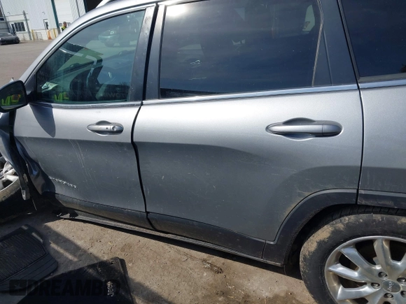 2016 Jeep Cherokee Limited with VIN 1C4PJMDB1GW175184, listed as a IAAI auction lot 41783596 with 171,673 mi miles and . Bid and sale history available at DreamBid. Image 14.