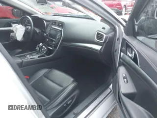 2020 Nissan Maxima SV with VIN 1N4AA6CV5LC372955, listed as a IAAI auction lot 41175876 with 91,061 mi miles. Bid and sale history available at carsss.com. Image 5.